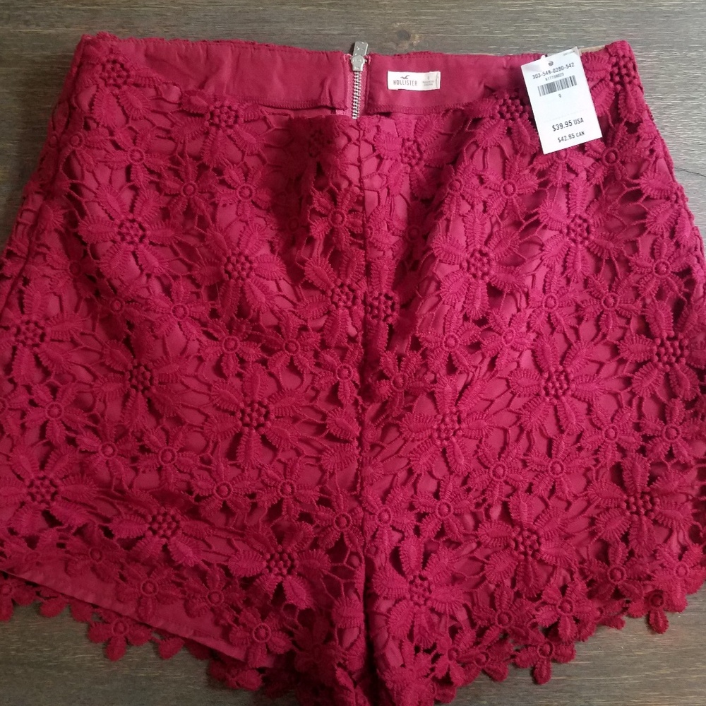 Hollister maroon deep red scalloped shorts